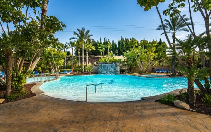 Zwembad van hotel Albir Playa in Alicante